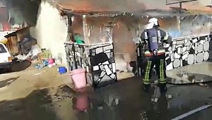 Denizli'de tek katlı ev, yangında kullanılamaz hale geldi