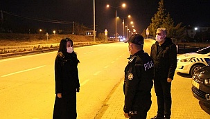Çal Kaymakamı, görevi başındaki polis ve jandarma ekiplerinin yeni yılını tebrik etti