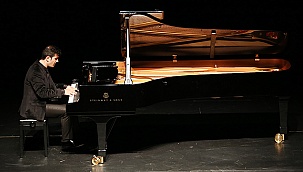 Prof. Dr. Gülhan, Türkiye’nin Ünlü Piyanistleri ile Birlikte Dijital Platformda Konser Verdi