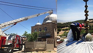Caminin kubbesindeki leylekleri itfaiye kurtardı