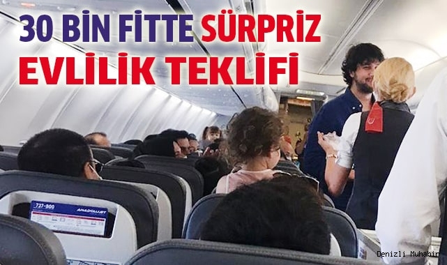 Hostes sevgiliye, uçakta evlenme teklifi