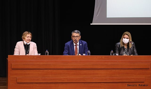 Rektör Kutluhan Öğrencilerin Taleplerini Dinledi