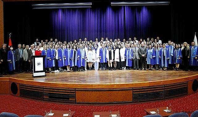 22 Kasım Dünya Diş Hekimleri Gününde Beyaz Önlüklerini Giydiler
