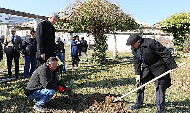 PAÜ’ye Cumhuriyetimizin 100. Yılında 100 Fidan Dikildi