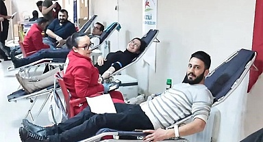 Kan bağış noktalarında yoğunluk sürüyor