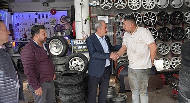 Şahin Tin esnafla buluştu