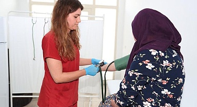 ‘SAĞLIK KABİNİ’ İLE MERKEZEFENDİ’DE SAĞLIK HİZMETLERİNE ULAŞIM KOLAYLAŞIYOR