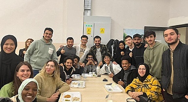 Uluslararası öğrenciler Türk yemekleri yaptılar