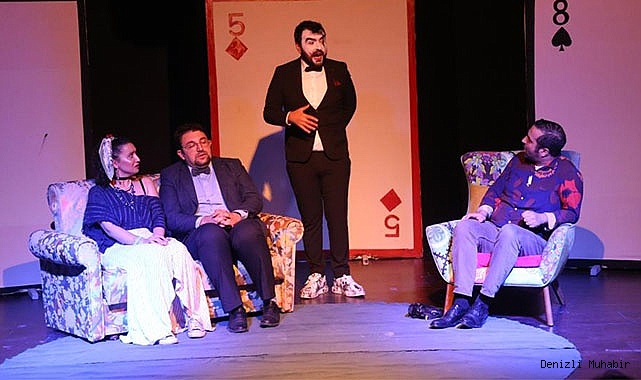  '3 BEŞ 8 VE DİĞER ŞEYLER' TİYATROYA DOYURACAK