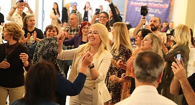 ALZHEİMER YAŞAM MERKEZİ’NDEKİ BÜYÜKLERİN ANNELER GÜNÜ KUTLANDI
