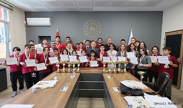 DENİZLİLİ HEMSBALL ŞAMPİYONLARINDAN İLMAN’A ZİYARET