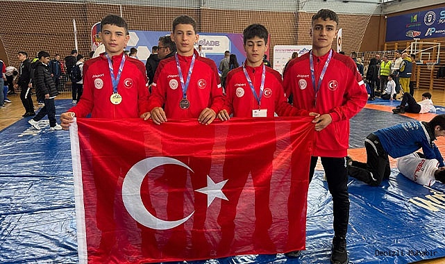 GÜREŞTE DENİZLİLİ KAAN EMİRHAN DÜNYA İKİNCİSİ..