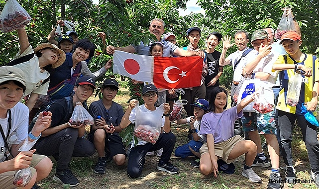 Denizli Büyükşehir’in kültür köprüsü kirazla kuruldu