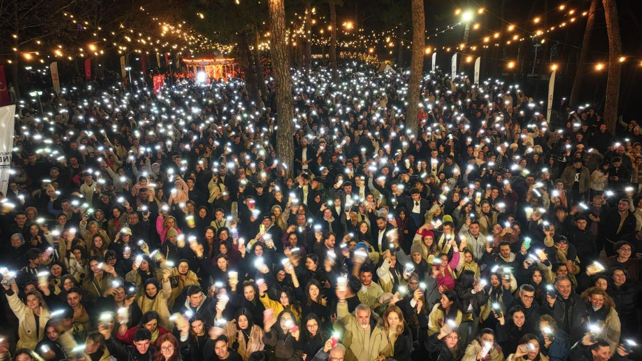 Denizli, Yılbaşı Festivali’ne akın ediyor