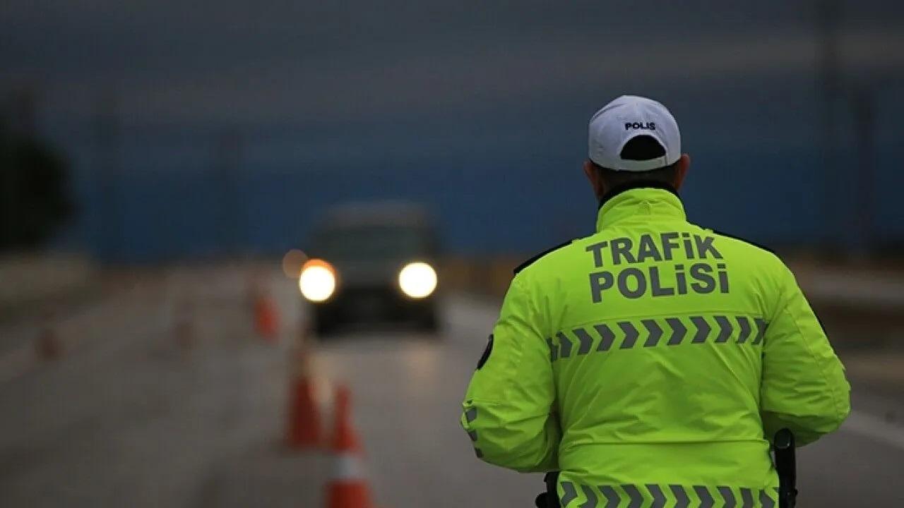 Denizli’de fırtına nedeniyle motorla trafiğe çıkışlar durdu
