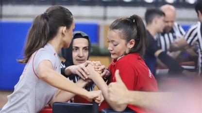 BİLEK GÜREŞİ GRUP HEYECANI DENİZLİ’DE BAŞLIYOR