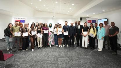 Denizli Büyükşehir’le gençler dijitalleşiyor