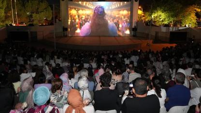 Denizli'de açık havada sinema keyfi başladı
