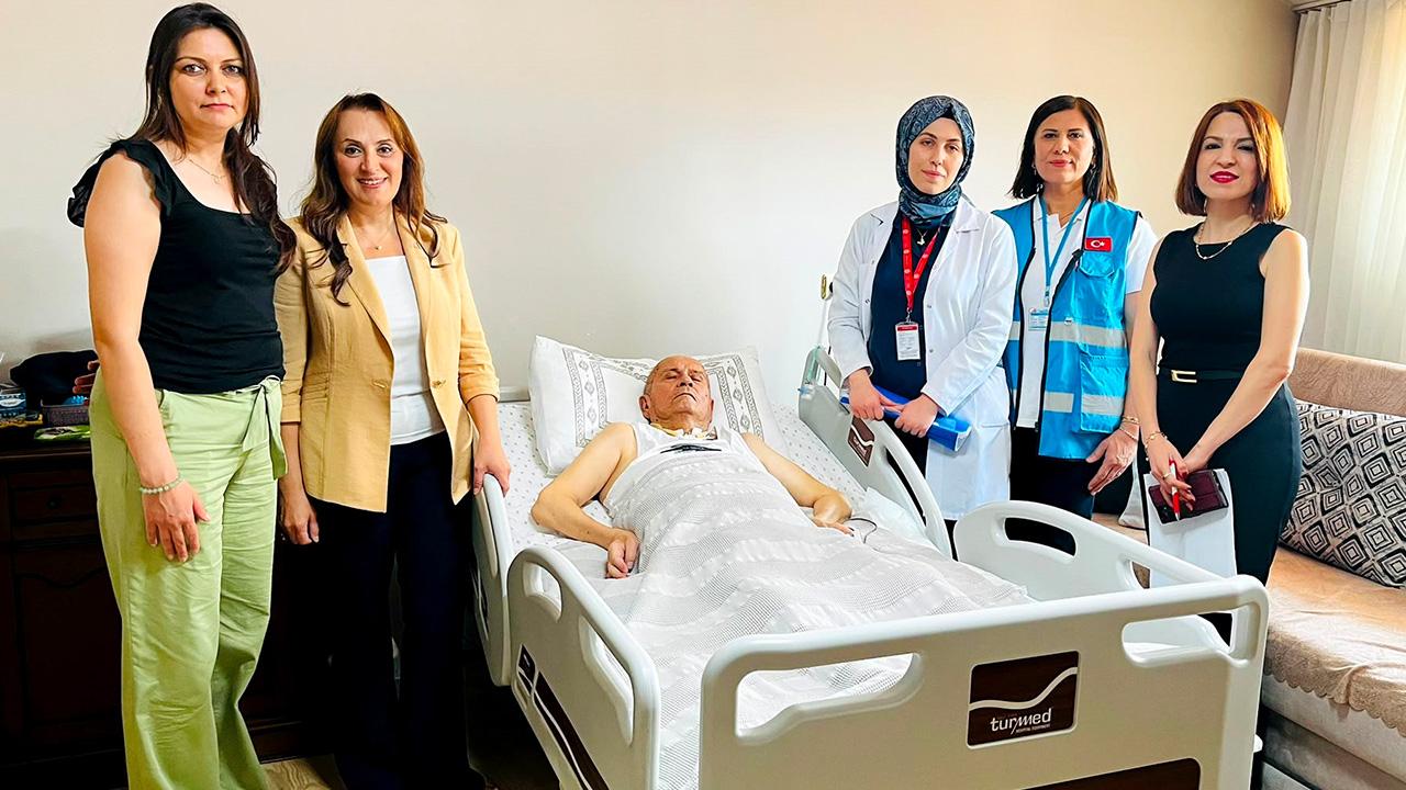 Evde sağlık hizmetinden faydalanan hastalara ziyaret