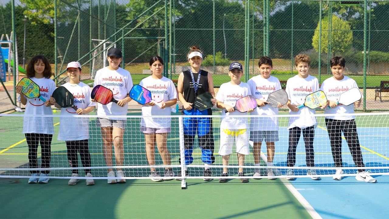 MERKEZEFENDİ BELEDİYESİ YAZ SPOR OKULLARI'NDA YÜZLER GÜLÜYOR