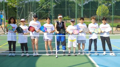 MERKEZEFENDİ BELEDİYESİ YAZ SPOR OKULLARI'NDA YÜZLER GÜLÜYOR
