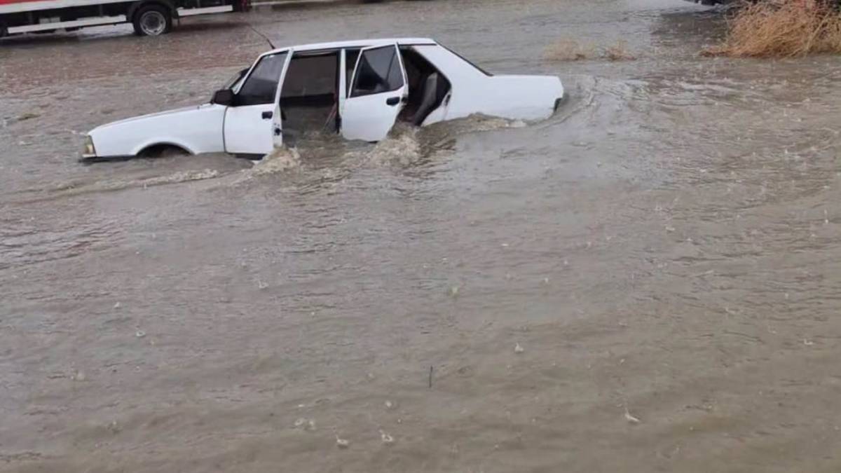 Denizli'de Sağanak Hayatı Olumsuz Etkiledi