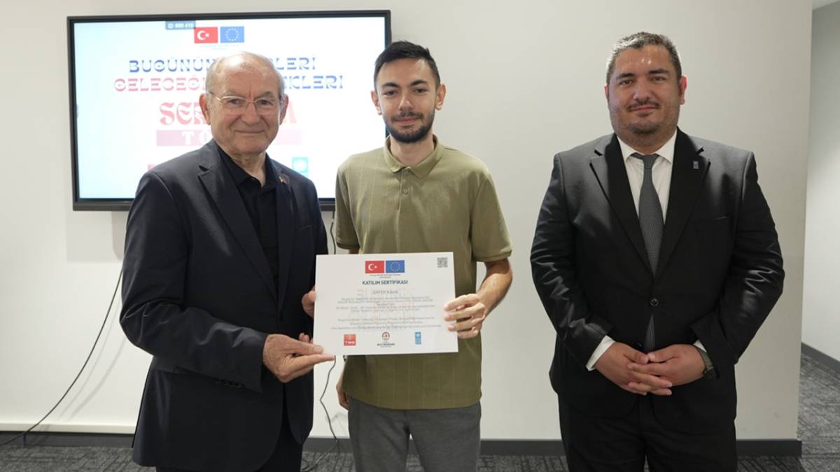Denizli Büyükşehir’le gençler dijitalleşiyor