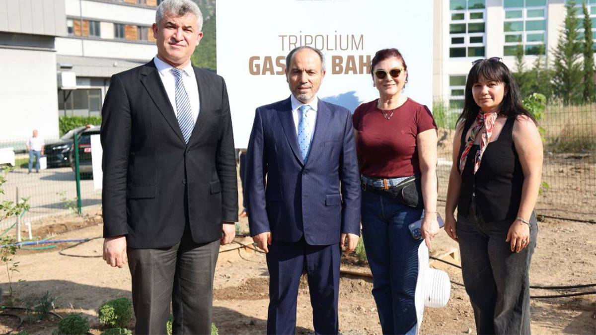 Rektör Güngör “Tripolium Gastro Bahçe”yi Ziyaret Etti
