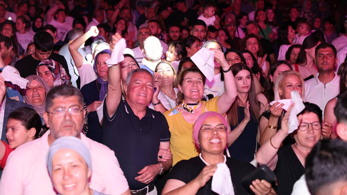 Honaz Festivalinde Reyhan Karaca Rüzgarı