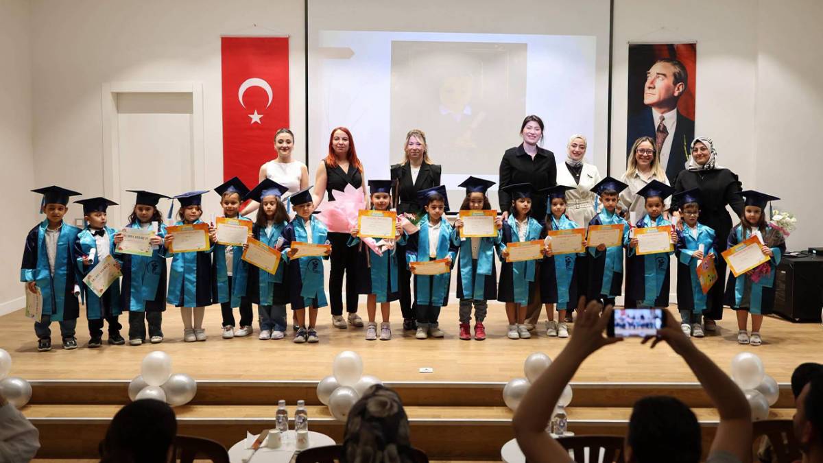MERKEZEFENDİ’DE KREŞ ÖĞRENCİLERİNİN MEZUNİYET SEVİNCİ