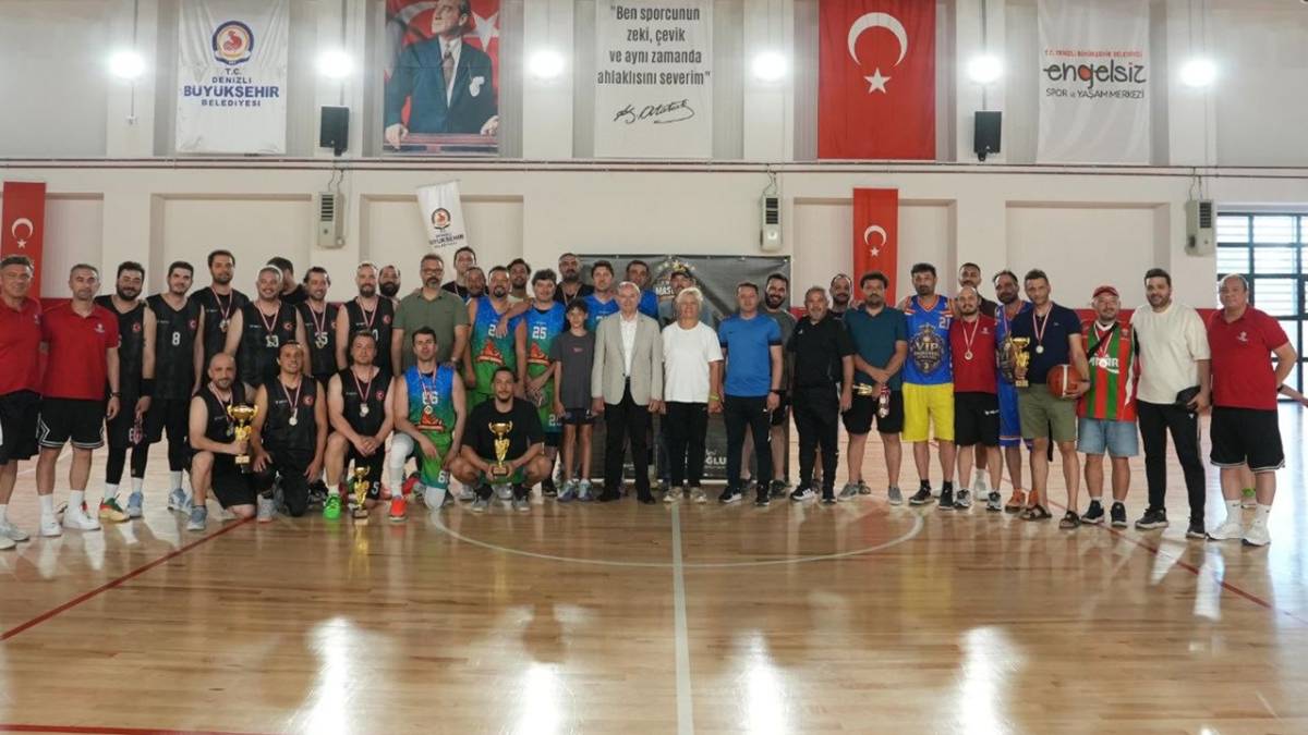 Denizli Büyükşehir Master Cup +35’te kupalar dağıtıldı