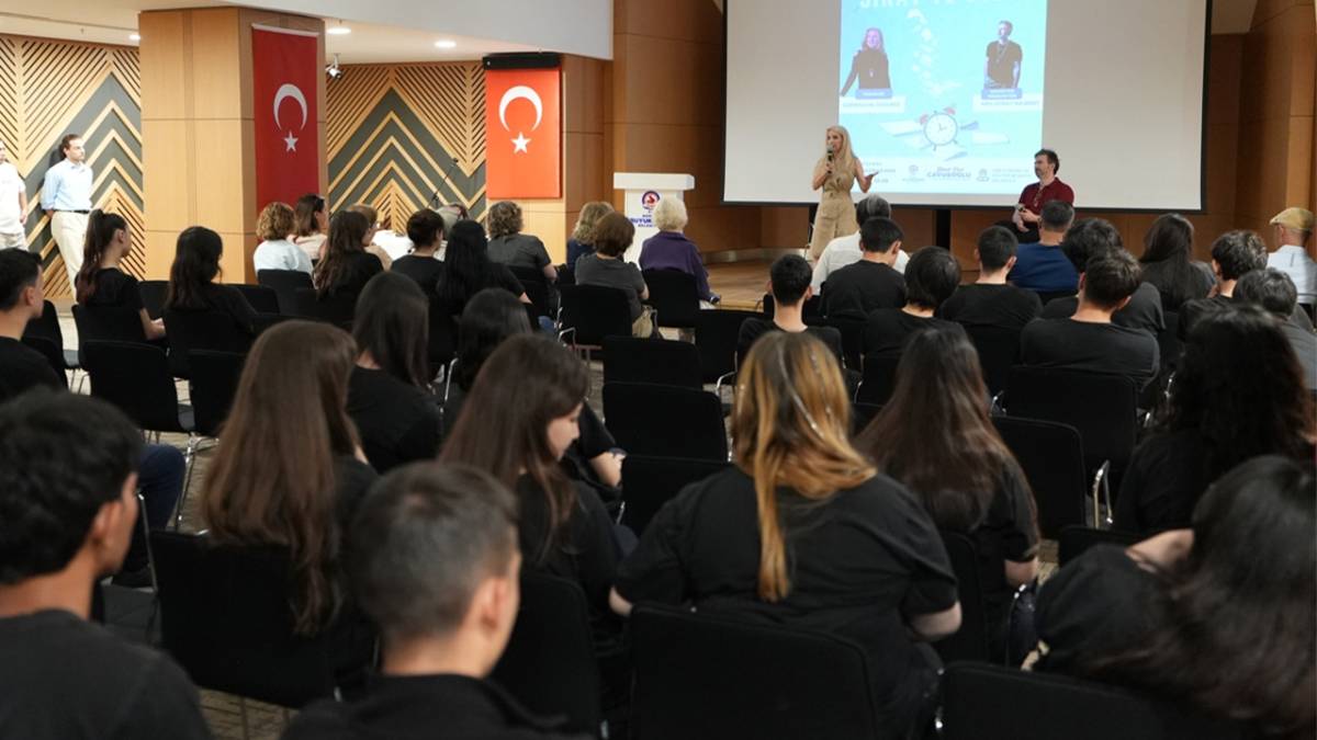 “Sınav ve Ötesi” programı gençlere rehber oldu