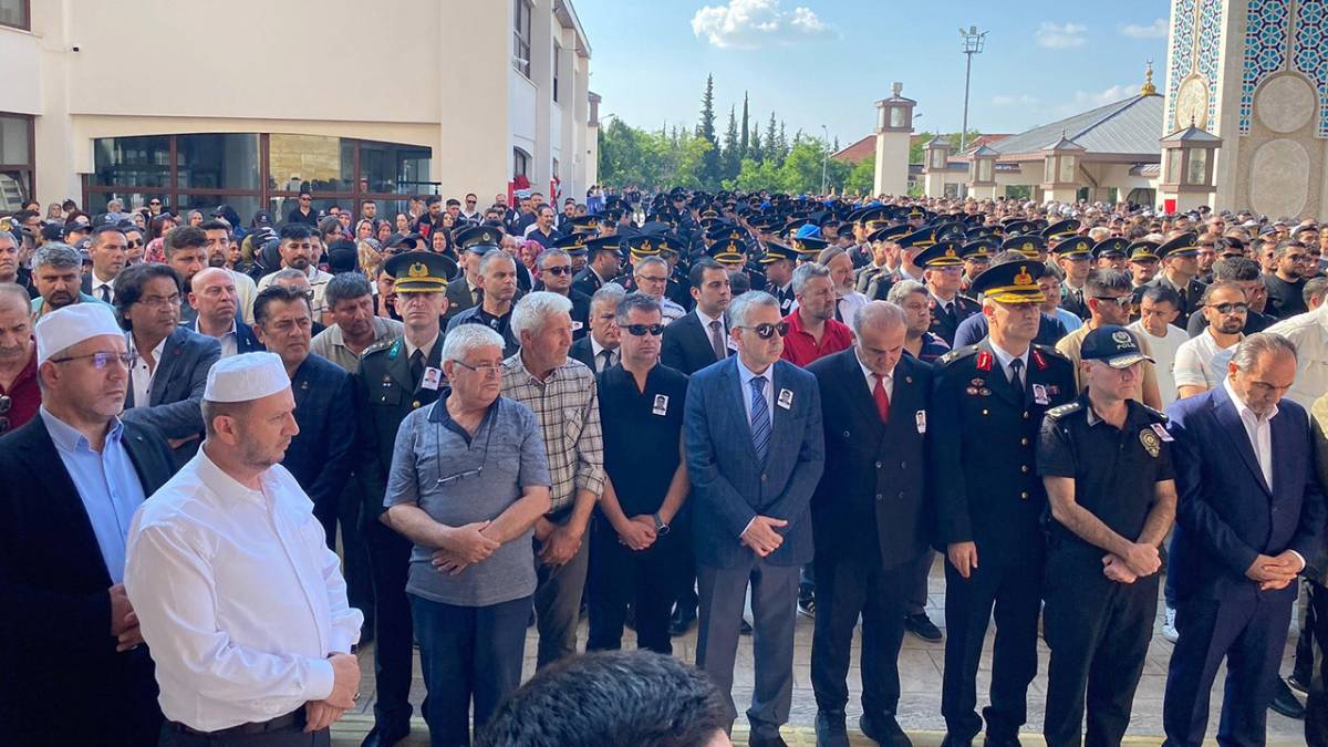 Şehit Polis Memuru Tayfun Baş Son Yolculuğuna Uğurlandı