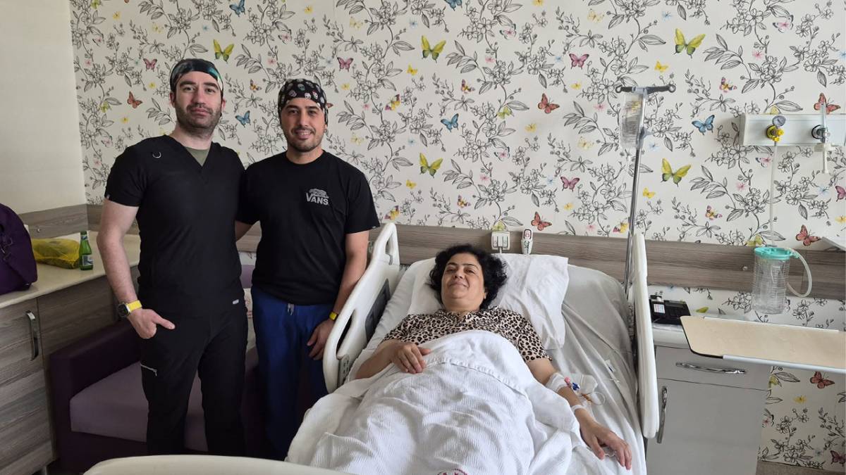 Çivril Hastanesinde Tarihi V-NOTES Ameliyatı
