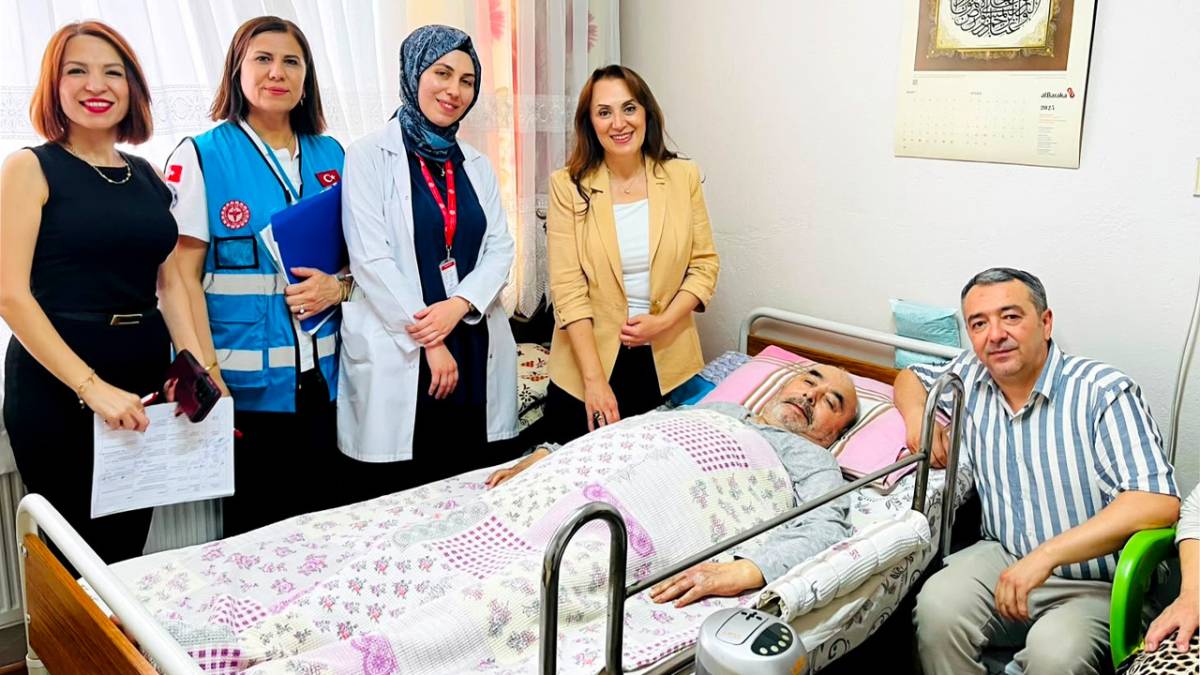 Evde sağlık hizmetinden faydalanan hastalara ziyaret
