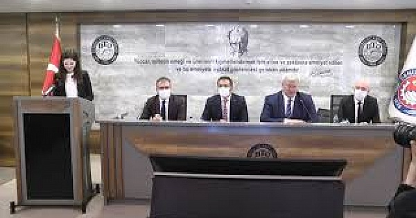 DTO Başkanı Erdoğan, Büyükelçi’ye Denizli Horozu Hediye Etti